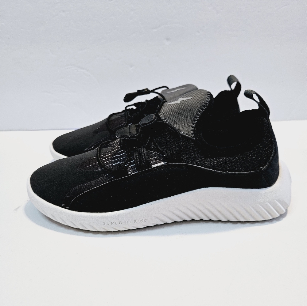 Super Heroic Crew Adjustable Black Youth's Size 5 Shoes/Sneakers